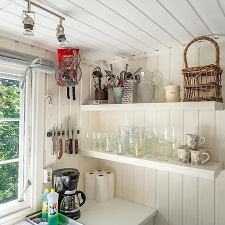 Must Be Experienced, Tommersto Vakantiehuis *