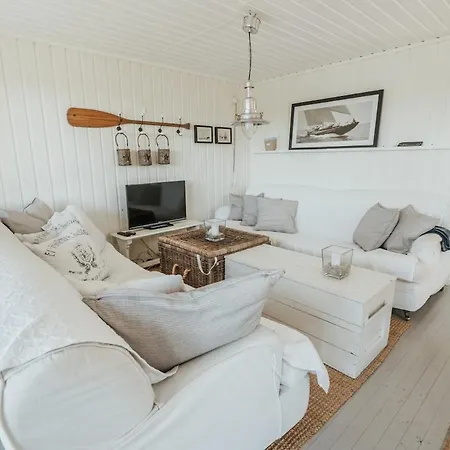 Must Be Experienced, Tommersto Vakantiehuis *